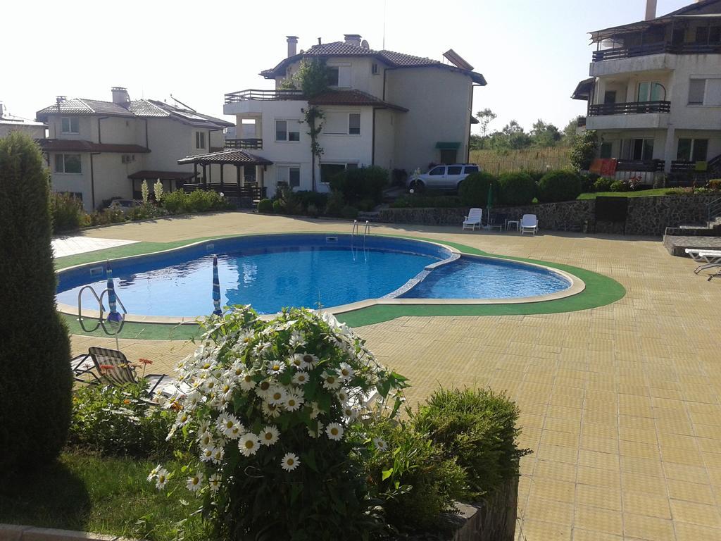 Caprice Apartment In Lozenec Kiten  Exterior photo